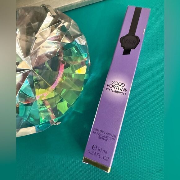 Viktor & Rolf Good Fortune Eau de Parfum – Travel Spray 10ml - Picture 10 of 17